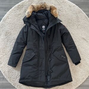 Canada goose Women's Black Parka Coat size small